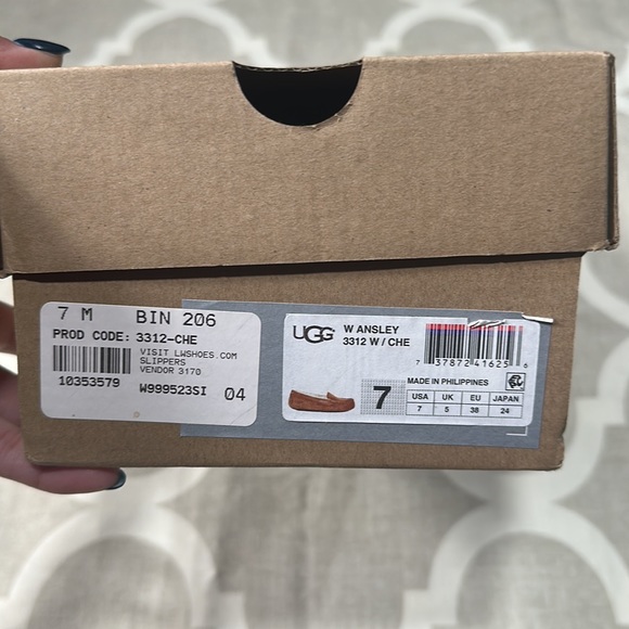UGG Ansley Slippers in Chestnut size 7 with box - Picture 6 of 7